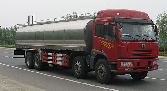 解放前四后八牛奶运输罐