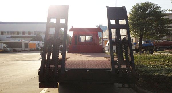 解放低平板运输车