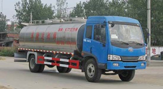 鲜奶运输车