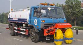 东风145护栏清洗车