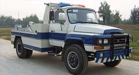 东风尖头清障车